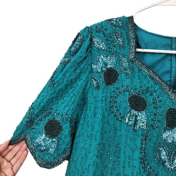 VINTAGE CREATIVE TOUCH FULLY BEADED SCALLOP HEM FLAPPER SHORT SLEEVE BLOUSE - Picture 4 of 6